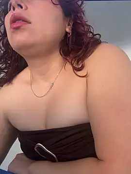 Snapshot of DirtyMerida chatting on May 21, 2026, 8:39 pm DirtyMerida online show from May 21, 2026, 8:39 pm
