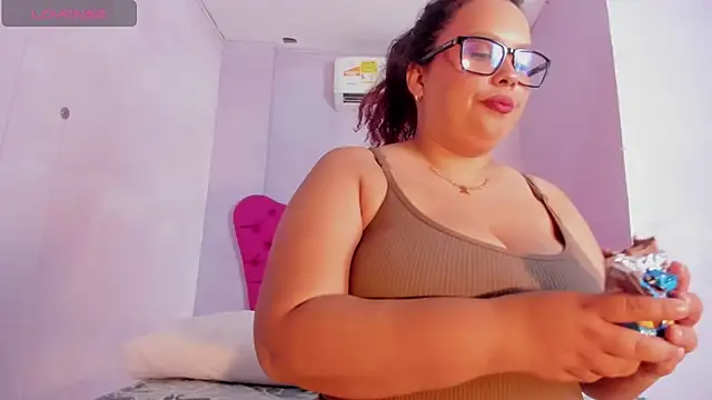 Snapshot of Zara_Holly_ chatting on July 9, 2026, 7:02 pm Zara Holly online show from July 9, 2026, 7:02 pm