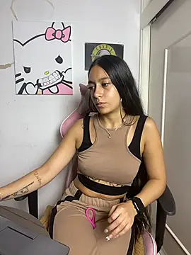 Snapshot of DulceLatinaxo chatting on July 7, 2026, 1:08 am DulceLatinaxo online show from July 7, 2026, 1:08 am