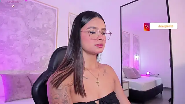 Snapshot of dulce_glow_ chatting on June 14, 2026, 1:12 pm dulce glow online show from June 14, 2026, 1:12 pm