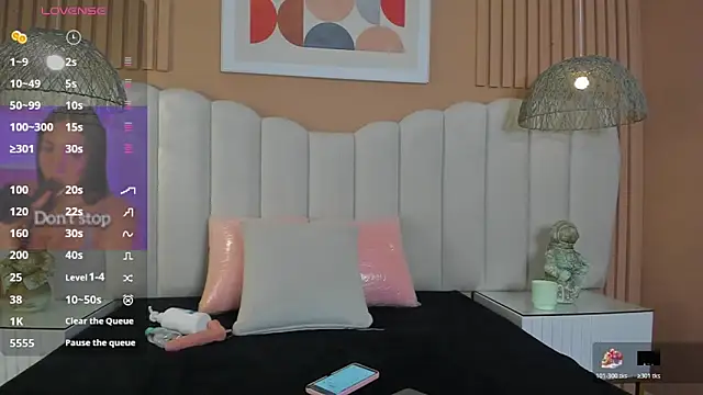 Snapshot of zoe_blosson chatting on April 19, 2026, 6:10 pm zoe blosson online show from April 19, 2026, 6:10 pm