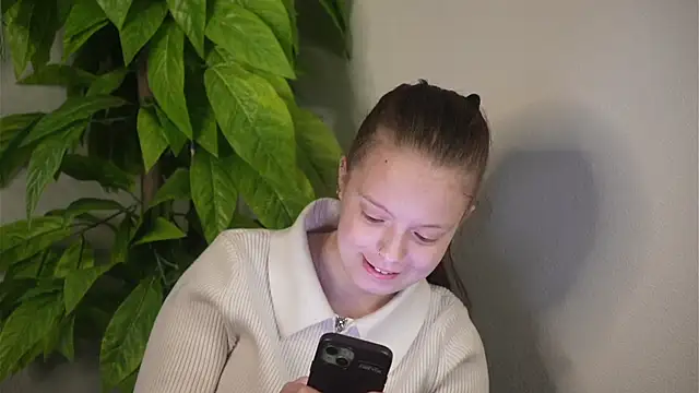 LasandraAlsup online show from April 7, 2026, 7:43 am