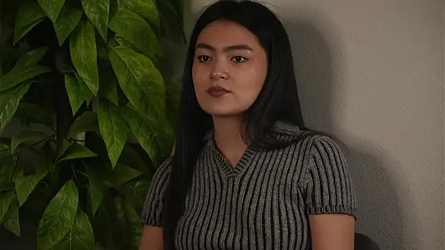 KatheKmiec online show from April 8, 2026, 9:33 am