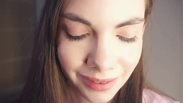 KianaNulle online show from April 16, 2026, 9:39 pm