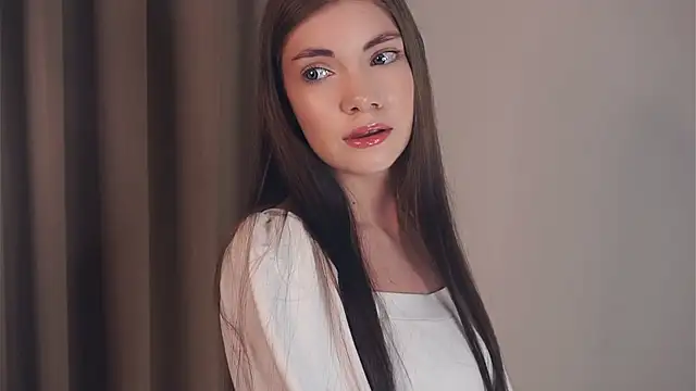 KianaNulle online show from April 14, 2026, 2:33 pm