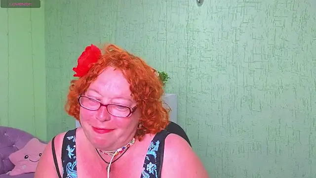 Snapshot of Fara_Flutte chatting on June 9, 2026, 1:12 pm Fara Flutte online show from June 9, 2026, 1:12 pm