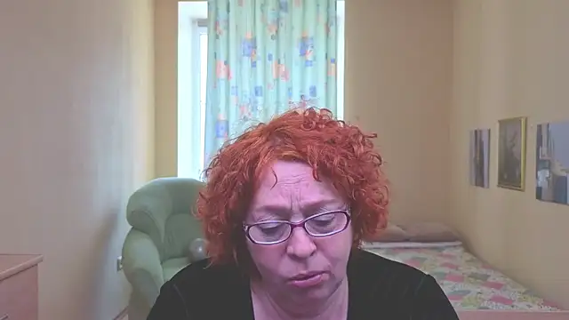 Snapshot of Fara_Flutte chatting on April 17, 2026, 8:28 am Fara Flutte online show from April 17, 2026, 8:28 am