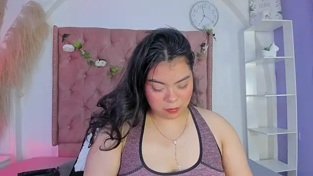 ROSELEI  online show from May 13, 2026, 1:29 pm