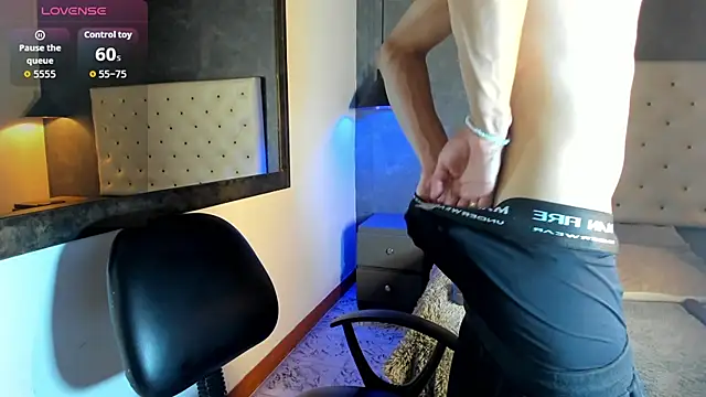 Jara Chick online show from April 16, 2026, 8:31 pm