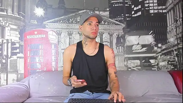 Snapshot of Daniel_huge22 chatting on April 7, 2026, 1:35 pm Daniel huge22 online show from April 7, 2026, 1:35 pm