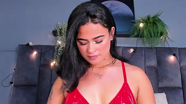 Snapshot of MatildaTaylor__ chatting on April 28, 2026, 7:29 pm MatildaTaylor online show from April 28, 2026, 7:29 pm