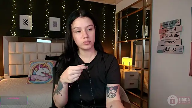 Snapshot of aria_bloomer chatting on May 5, 2026, 12:08 pm aria bloomer online show from May 5, 2026, 12:08 pm