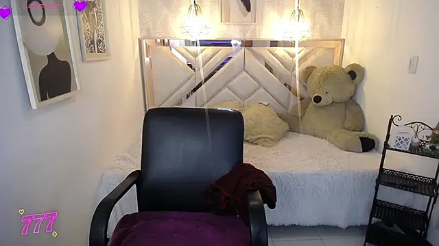 Snapshot of ahmy_ chatting on May 1, 2026, 7:52 pm ahmy online show from May 1, 2026, 7:52 pm