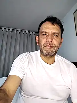 Snapshot of Senkoreman_hard chatting on May 8, 2026, 3:32 am Senkoreman hard online show from May 8, 2026, 3:32 am