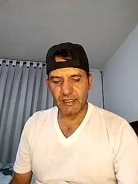 Snapshot of Senkoreman_hard chatting on May 12, 2026, 3:36 am Senkoreman hard online show from May 12, 2026, 3:36 am