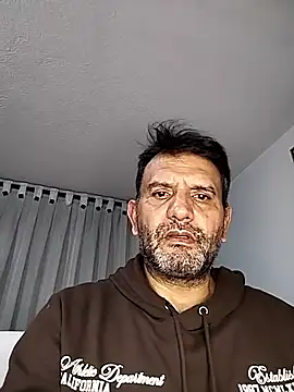 Snapshot of Senkoreman_hard chatting on April 22, 2026, 2:40 am Senkoreman hard online show from April 22, 2026, 2:40 am