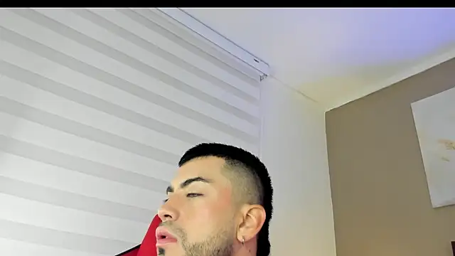 Snapshot of Alexander_Diazz chatting on April 23, 2026, 1:35 pm Alexander Diazz online show from April 23, 2026, 1:35 pm