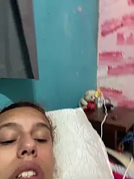 nandinharuivinha22 online show from April 15, 2026, 11:38 am