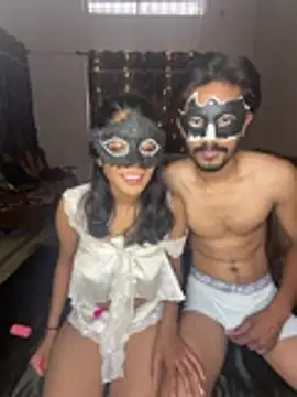 Snapshot of Love_Birds00 chatting on May 12, 2026, 8:43 am Love Birds00 online show from May 12, 2026, 8:43 am