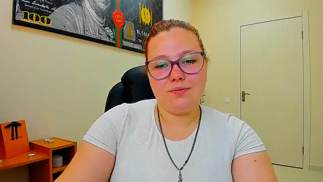 Aillia-Rous online show from July 7, 2026, 6:47 am