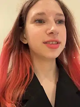Snapshot of michelle_lovique chatting on May 22, 2026, 8:23 am michelle lovique online show from May 22, 2026, 8:23 am