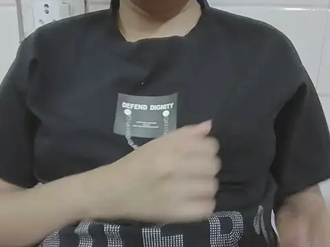 honey bunnix online show from April 19, 2026, 7:09 am