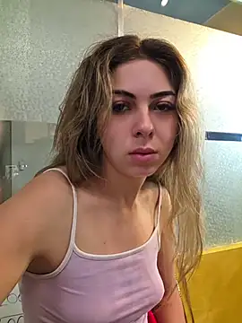 Snapshot of AylinRosee chatting on July 16, 2026, 2:52 am AylinRosee online show from July 16, 2026, 2:52 am