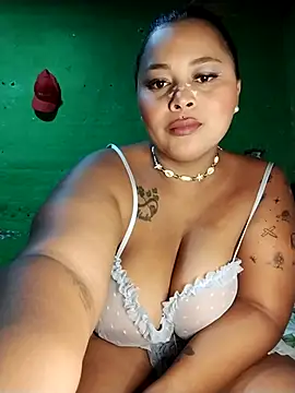 Snapshot of Nikita_Glam chatting on July 2, 2026, 3:18 am Nikita Glam online show from July 2, 2026, 3:18 am