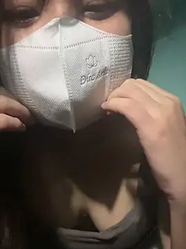 Larissa668 online show from April 14, 2026, 3:39 pm