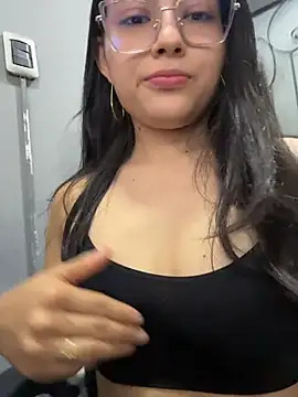 VioletRousee online show from July 27, 2026, 3:08 pm