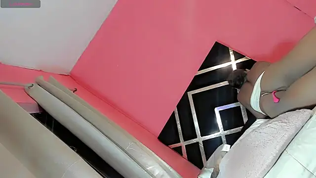 Snapshot of liyenpain01_ chatting on April 11, 2026, 7:45 am liyenpain01 online show from April 11, 2026, 7:45 am