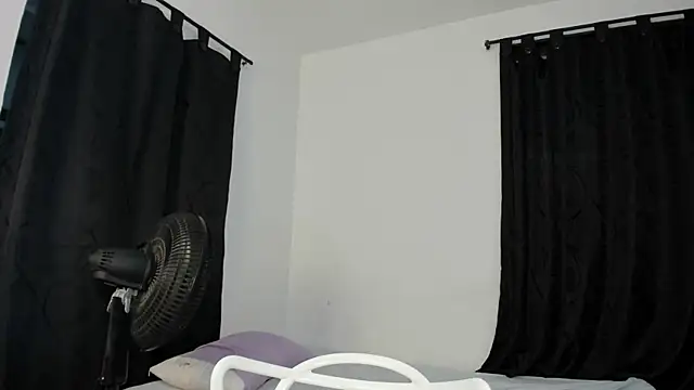 Snapshot of aisshalee chatting on May 21, 2026, 7:44 pm aisshalee online show from May 21, 2026, 7:44 pm