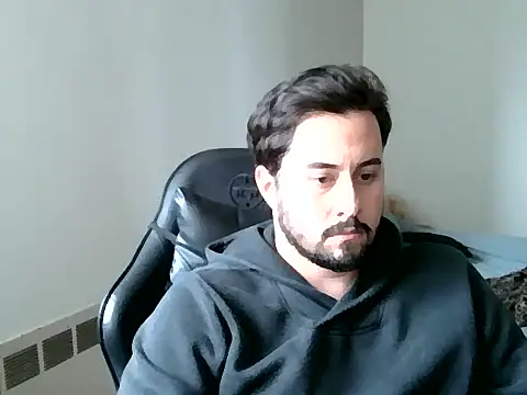 cwbfetiche online show from April 10, 2026, 3:19 pm