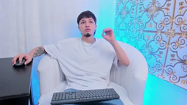 NewDannii online show from April 8, 2026, 12:39 pm