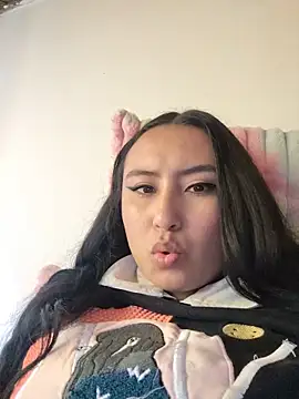 Snapshot of Aveline_Velvet chatting on June 17, 2026, 5:56 pm Aveline Velvet online show from June 17, 2026, 5:56 pm