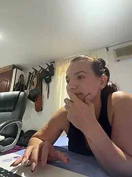 Snapshot of valery_fitt chatting on April 21, 2026, 10:38 pm valery fitt online show from April 21, 2026, 10:38 pm