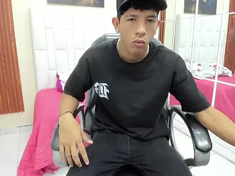 Alexander villa  online show from April 8, 2026, 10:11 pm