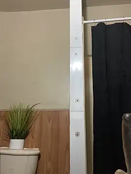 Snapshot of legaces69 chatting on April 10, 2026, 11:23 pm legaces69 online show from April 10, 2026, 11:23 pm
