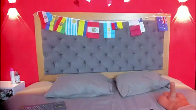 RosyRoos online show from June 25, 2026, 6:46 pm
