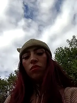 Rouxx 1 online show from July 25, 2026, 9:32 pm