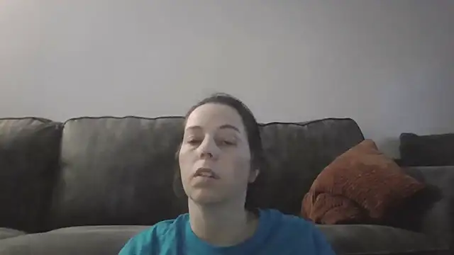 lily1982 online show from May 17, 2026, 2:11 am