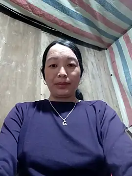 Snapshot of vanlucky2 chatting on April 23, 2026, 1:35 pm vanlucky2 online show from April 23, 2026, 1:35 pm