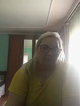 Snapshot of AureliaSky598 chatting on May 24, 2026, 10:37 am AureliaSky598 online show from May 24, 2026, 10:37 am