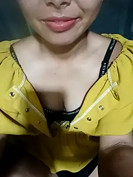 ross001 online show from April 12, 2026, 1:09 am