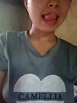 ross001 online show from April 14, 2026, 8:41 am