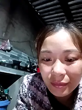 mia0033 online show from April 23, 2026, 11:16 am