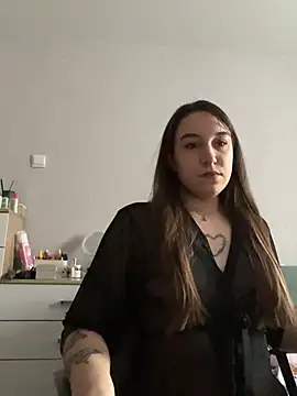 Snapshot of RiannaBrown chatting on April 13, 2026, 2:59 am RiannaBrown online show from April 13, 2026, 2:59 am