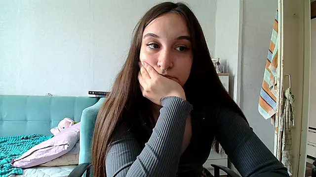 Snapshot of RiannaBrown chatting on May 27, 2026, 6:43 am RiannaBrown online show from May 27, 2026, 6:43 am