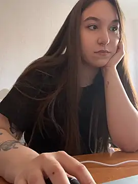 Snapshot of RiannaBrown chatting on April 14, 2026, 3:11 am RiannaBrown online show from April 14, 2026, 3:11 am