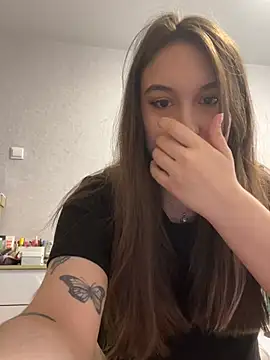 Snapshot of RiannaBrown chatting on April 23, 2026, 3:57 am RiannaBrown online show from April 23, 2026, 3:57 am